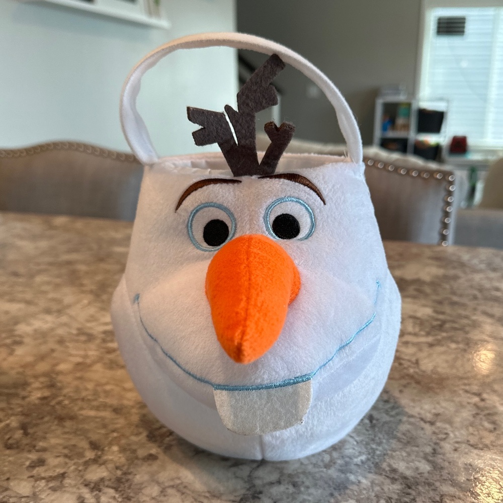 Frozen Olaf basket